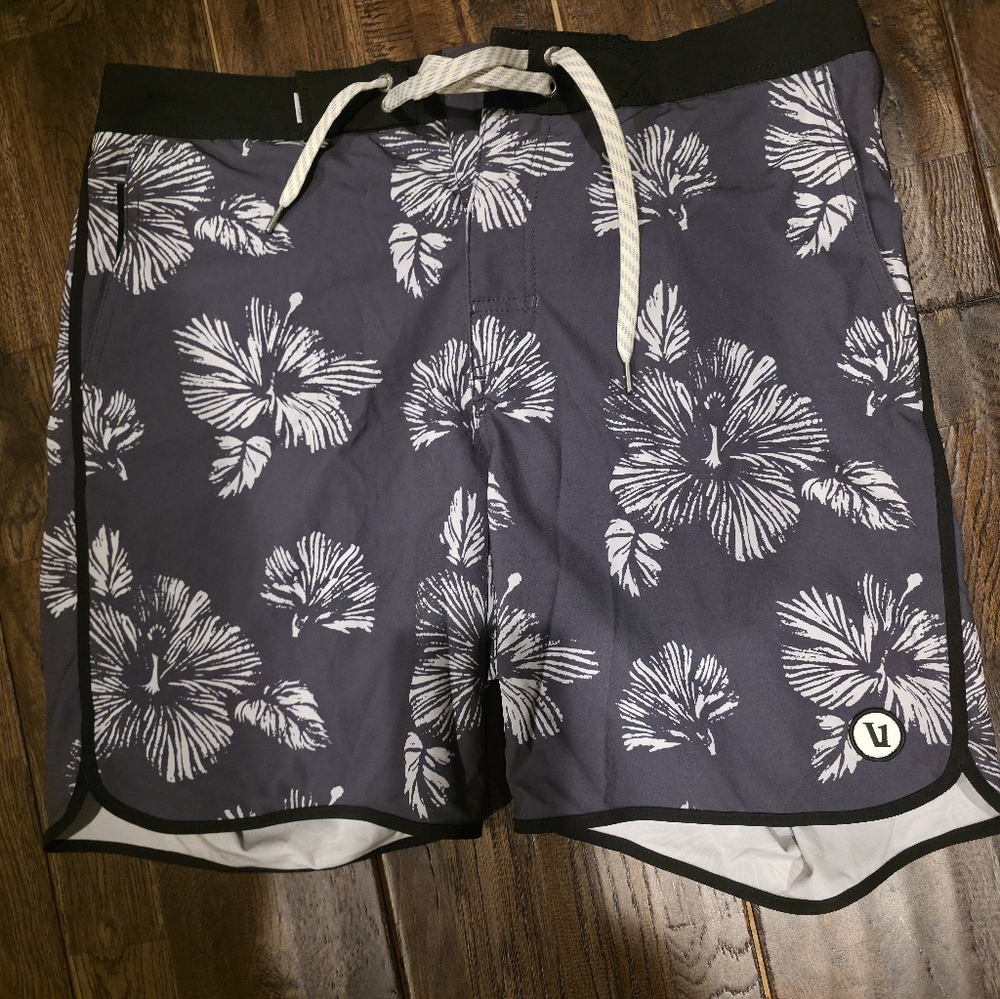 New Vuori Surf Shorts